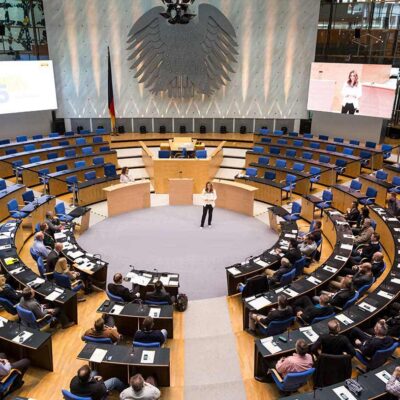 Kongressmoderation mit Saskia Naumann Bundestag Bonn